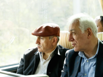 Նախագահն իրեն պահում է Փաշինյանի մոտ աշխատող շարքային ուսապարկի նման․«Հրապարակ»