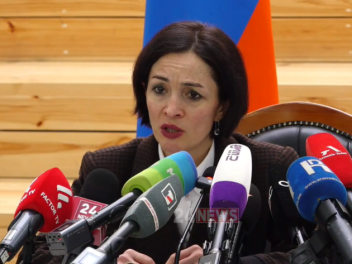 12-րդ դարի հայկական եկեղեցու փայտյա դռան փեղկ...