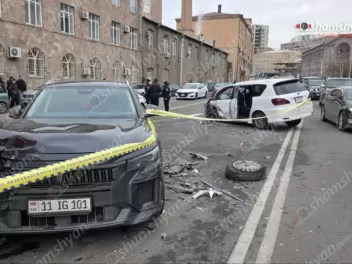 Հերացի փողոցում 4 մեքենաներ են բախվել․ կան տո...