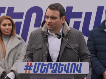 Երկրի ղեկավարը թմբուկ նվագելու փոխարեն պետք է...