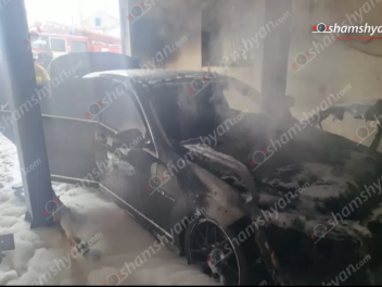 Ապարանում հրդեհ է բռնկվել ավտովերանորոգման կե...