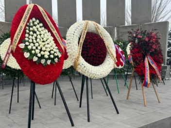 «Մեր ձևով» շարժման և Կարապետյանների անունից բ...