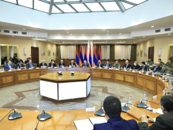 Փաշինյանն այցելել է Պաշտպանության նախարարությ...