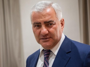 Հայաստանի կառավարությունը արծրունհովհաննիսյան...