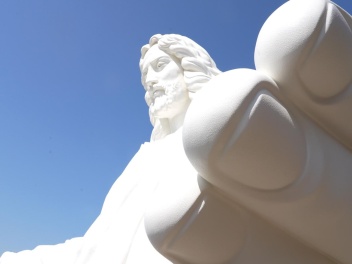 Քրիստոսի արձանի շինաշխատանքները, անկախ եղանակ...