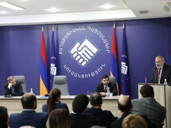 Ուղիղ եթեում, երեք օր շարունակ ՔՊ-ն ընտրությո...