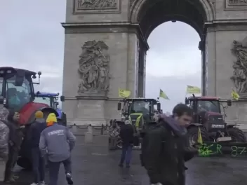 Ֆրանսիացի ֆերմերները արգելափակել են Փարիզի առ...