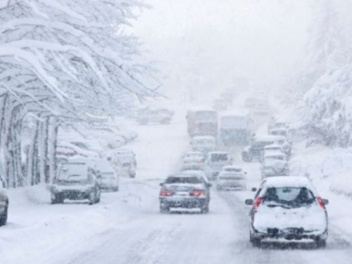 Մի շարք ավտոճանապարհներ կցորդով տրանսպորտի հա...