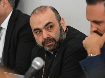 Արագածոտնի թեմի առաջնորդ Մկրտիչ սրբազանի կալանքը երկարացվեց 1 ամսով