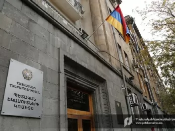 Պետական եկամուտների կոմիտեի 3 պաշտոնյա և ևս 1...