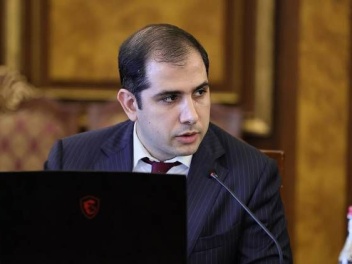 Էդուարդ Հակոբյանը մեկուսացել է աշխատակիցներից...