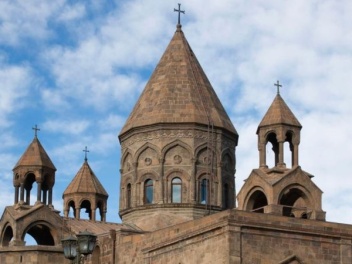 Իշխանությունները «եկեղեցու բարենորոգում» անվան տակ փորձում են «տիրանալ» եկեղեցու գույքին. «Ժողովուրդ»