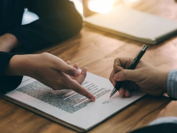 Աշխատանքային պայմանագրերը կնքվելու են բացառապ...