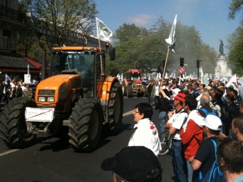 Մոտ 350 տրակտոր Փարիզում․ ֆերմերների բողոքներ...
