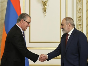 Փաշինյաննն ընդունել է ՍԴՀԿ ատենապետ Համբիկ Սա...