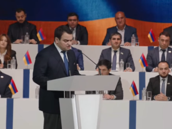 8 տարի կառավարած վարչապետի սիրտը 3-րդ ժամկետն է ուզում. Նարեկ Կարապետյան