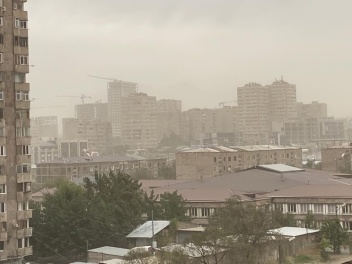 Երևանի երեք վարչական շրջաններում կրկին փոշու...