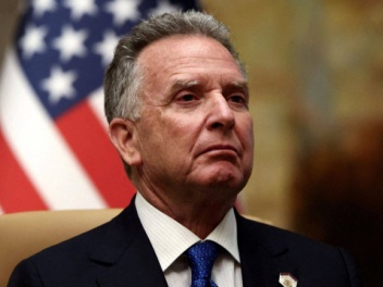 Ուիթքոֆը հաստատել է, որ կժամանի Ժնև՝ եռակողմ բանակցությունների և Ումերովի հետ հանդիպման համար