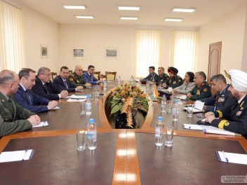 Հայաստանի ՊՆ-ն ընդունել է Հնդկաստանի զինված ո...