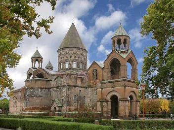 Մայր աթոռ Սուրբ Էջմիածնին անհատույց սեփականու...