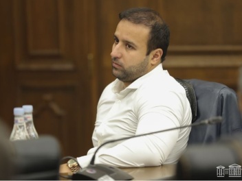 ԱԺ պատգամավոր Սարգսյանը հրաժարվում է մեկնաբան...