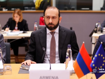 Արարատ Միրզոյանը մեկնել է Վարշավա