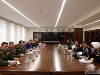 Սուրեն Պապիկյանն ընդունել է Հնդկաստանի զինված...