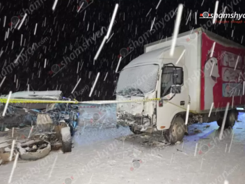 Արագածոտնի մարզում բախվել են «Opel»-ը և բեռնա...