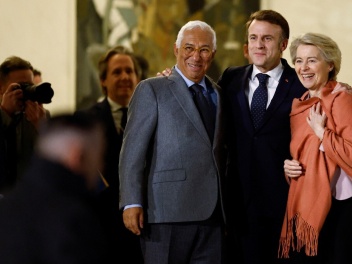 Մակրոնը Փարիզում ընդունել է Կոշտային և ֆոն դե...