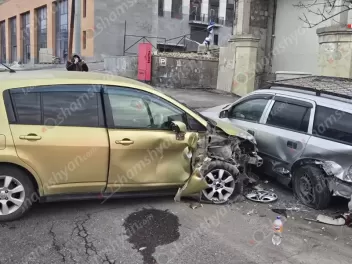 Երևանում բախվել են «Opel»-ն ու «Nissan»-ը