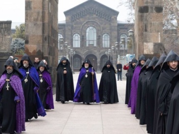 Ամոթի ու խայտառակության խարանով դաջված. ո՞ւմ...