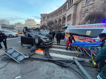 Ավտովթար` Հանրապետության հրապարակում