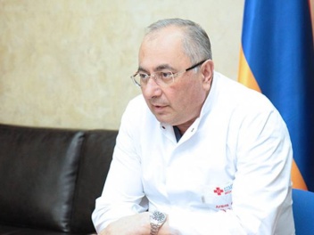 Չարչյանին մեղադրում են իբրև հոգևորականների հե...