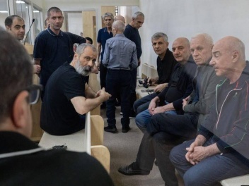 Քաղաքական ձախողում, որի հետևանքով մարդիկ հայտ...