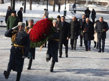 Ալեն Սիմոնյանը Յուրի Վորոբյովի ուղեկցությամբ...