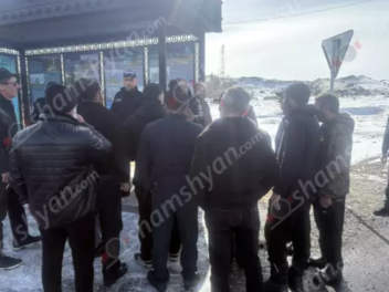 Գեղարքունիքում գյուղացիները փակել են գլխավոր...