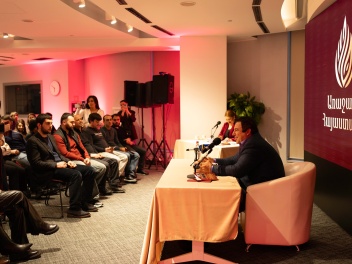 Երիտասարդների հետ հանդիպումն անցել է բարդ, ցա...