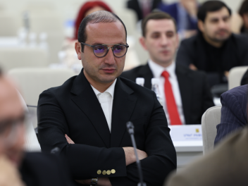 ՔՊ-ի ու Ավինյանի «ջանքերով» քաղաքացիները կրու...