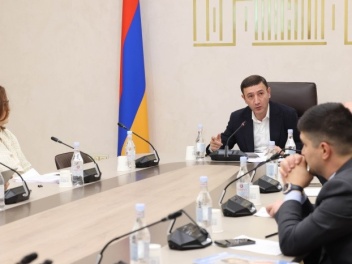 Տնտեսական հարցերի մշտական հանձնաժողովում երկր...