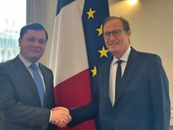 Ֆրանսիայում ՀՀ Դեսպանը և Բրունո Ֆուքսը քննարկ...