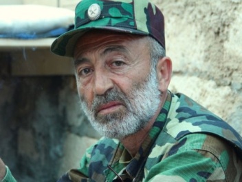 Վազգեն, մի գլուխդ բարձրացրու, տե՛ս, ովքեր են...