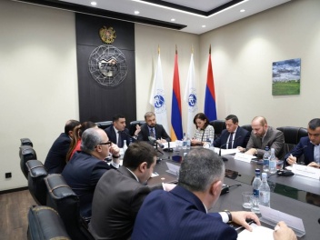 Պապոյանը մասնակցել է ՀԷՑ-ում անցկացվող քննարկ...