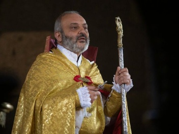 Բագրատ սրբազանը բնակության հասցե չի տրամադրում դատարանին․ «Հրապարակ»