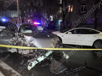 Բախվել են 2 «Tesla», «Zeekr»-ը ու «Toyota»-ն