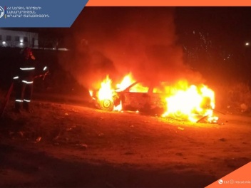 Երևանի Րաֆֆու փողոցում այրվել է ավտոմեքենա