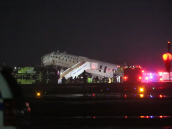 Նյու Յորքում ինքնաթիռը բախվել է հրշեջ մեքենայ...