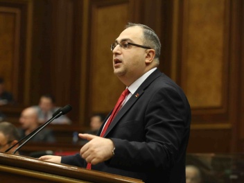 Ազգային ժողովի պատգամավոր Վլադիմիր Վարդանյանը...