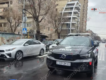 Բեռնատարը Վաղարշյան փողոցում վրшերթի է ենթարկ...