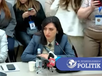 Չասեմ թե ձեզանից քանիսը հերթ էին կանգնում խմբ...