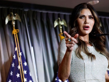 Թրամփը աշխատանքից ազատել է կին նախարարին՝ ծառ...